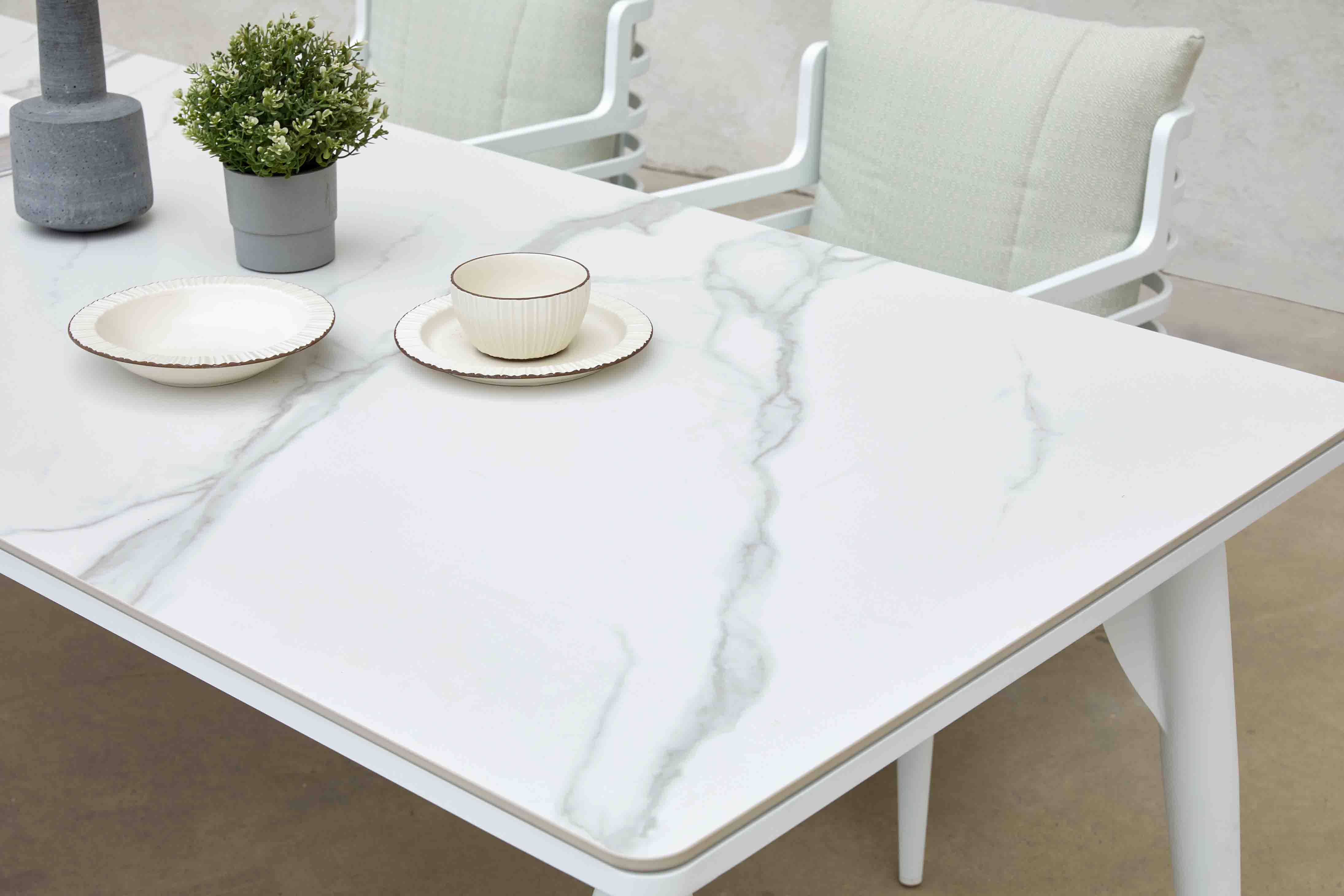 Abella dining table D1